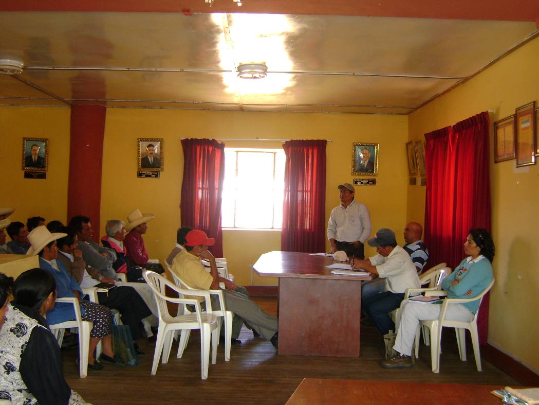 Reunión con productores de la Asociación de Productores de Cereales y Menestras de Matara (APROCEM).